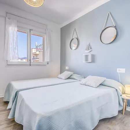 Apartment Lush With View Roses