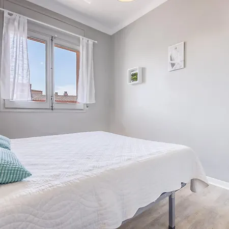 Lush With View Apartment *
