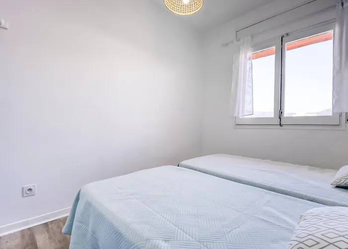 In By The Διαμέρισμα Ρόζες