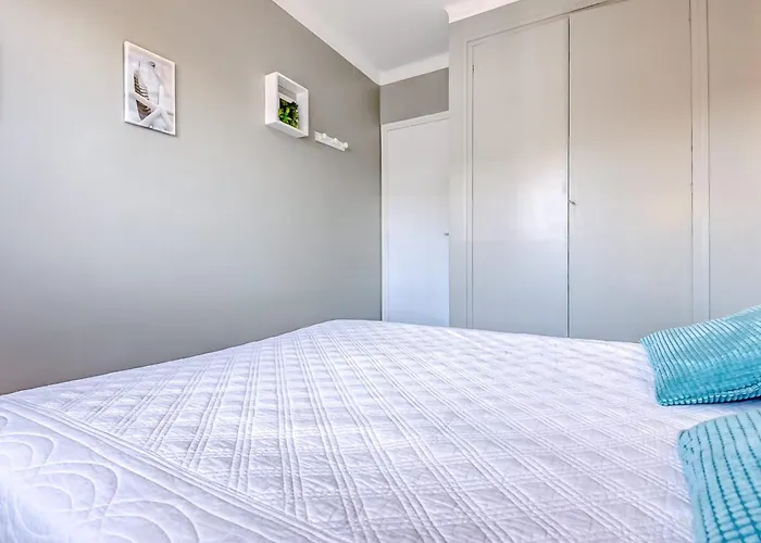 In By The Διαμέρισμα *